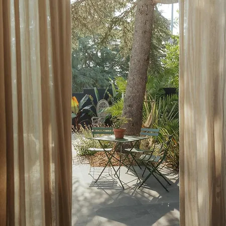 L'oasis Bed & Breakfast Vendargues